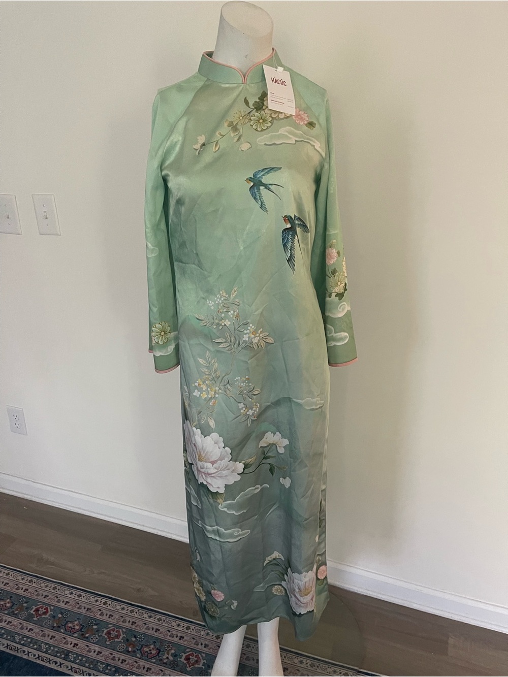 NWT HACUC Silk-Inspired Green Floral Mandarin Dress with Bird Motif
